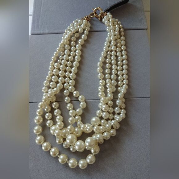 J. CREW 5 strand knotted graduated layered white faux pearl necklace - Picture 1 of 10